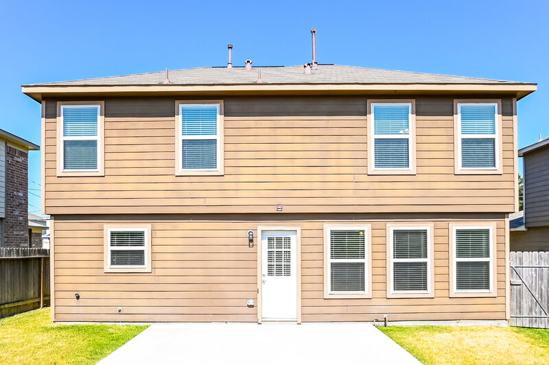 2,210/Mo, 16735 N Rail Dr Conroe, TX 77385 Rear View