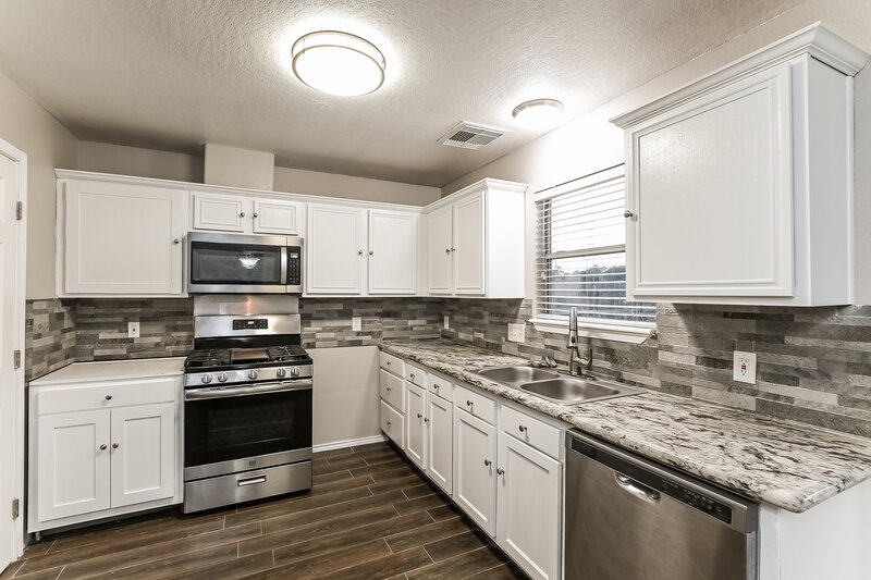 1,935/Mo, 1406 High Park Cir # A1 Spring, TX 77373 Kitchen View 2