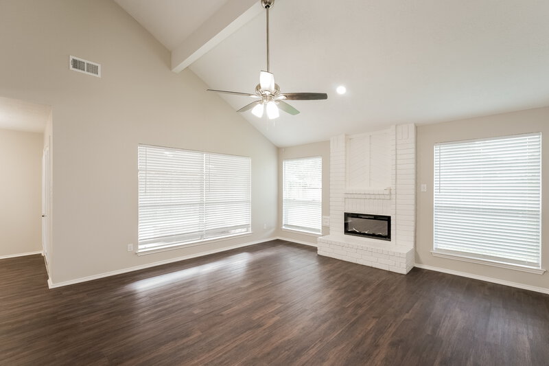 2,360/Mo, 2107 Musket Ridge Dr Richmond, TX 77406 Living Room View 4