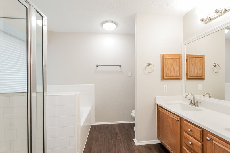 2,360/Mo, 2107 Musket Ridge Dr Richmond, TX 77406 Bathroom View