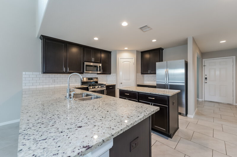 2,875/Mo, 343 Ashley Falls Ln Rosharon, TX 77583 Kitchen View