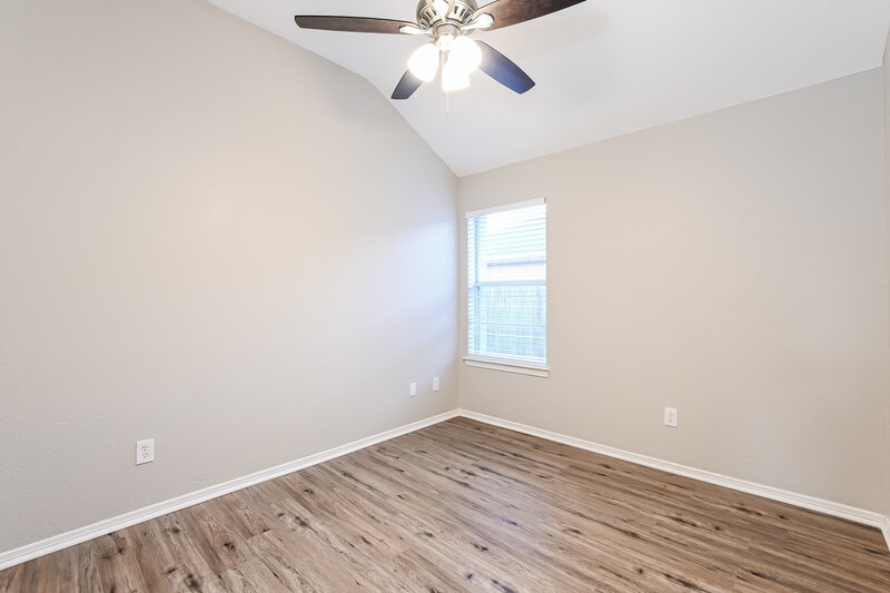 2,305/Mo, 904 Bacliff Dr Bacliff, TX 77518 Bedroom View