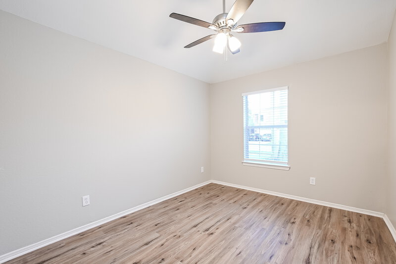 2,305/Mo, 904 Bacliff Dr Bacliff, TX 77518 Bedroom View 2
