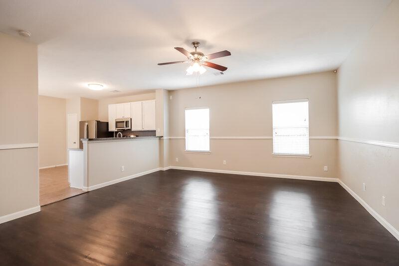 2,020/Mo, 7003 Orchid St Baytown, TX 77521 Living Room View