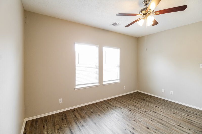 1,595/Mo, 7003 Orchid St Baytown, TX 77521 Main Bedroom View 2