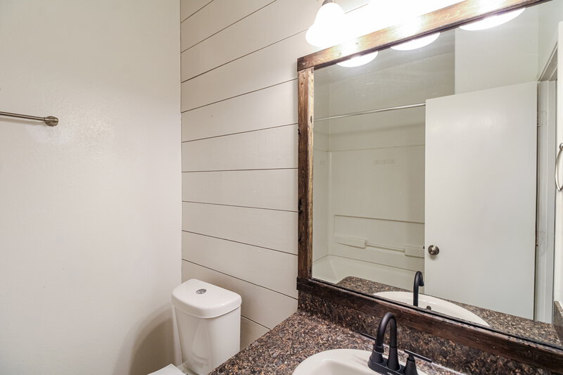 1,595/Mo, 7003 Orchid St Baytown, TX 77521 Bathroom View