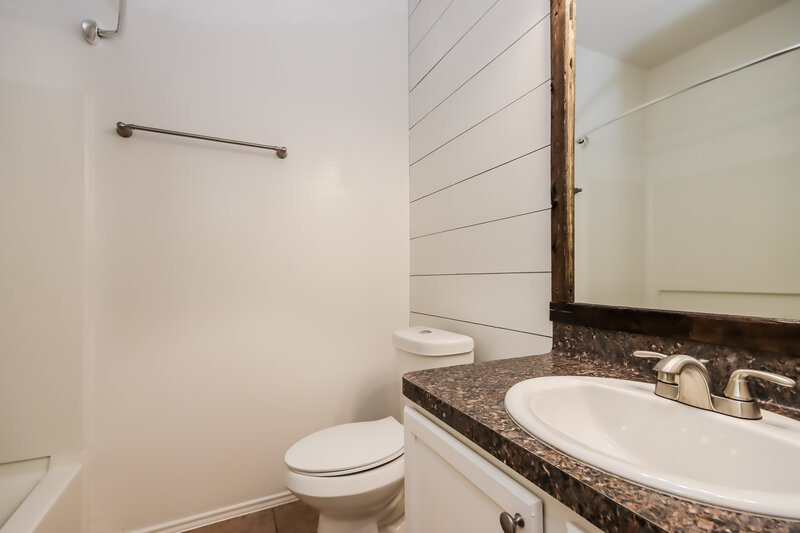 2,020/Mo, 7003 Orchid St Baytown, TX 77521 Bathroom View