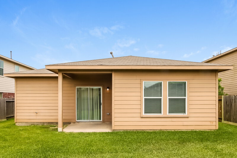 2,020/Mo, 7003 Orchid St Baytown, TX 77521 Rear View