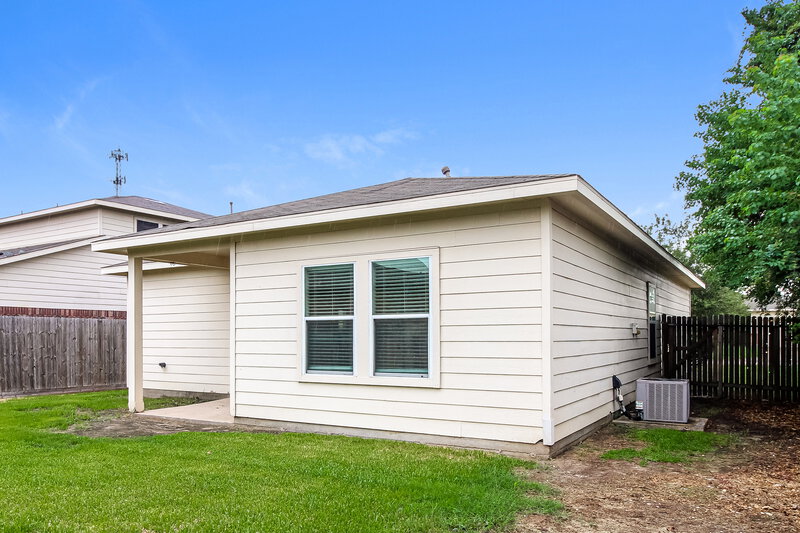 1,595/Mo, 7003 Orchid St Baytown, TX 77521 Rear View 3