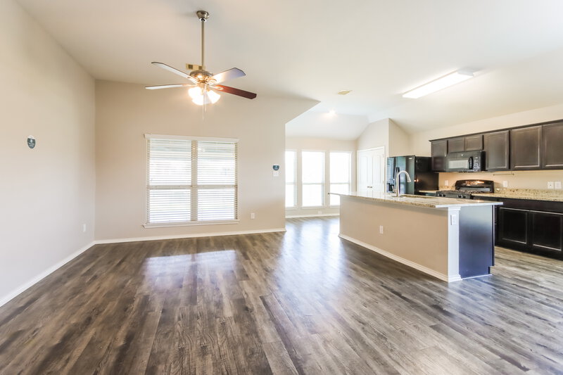 1,840/Mo, 1149 Shadow Glenn Dr Conroe, TX 77301 Living Room View 2