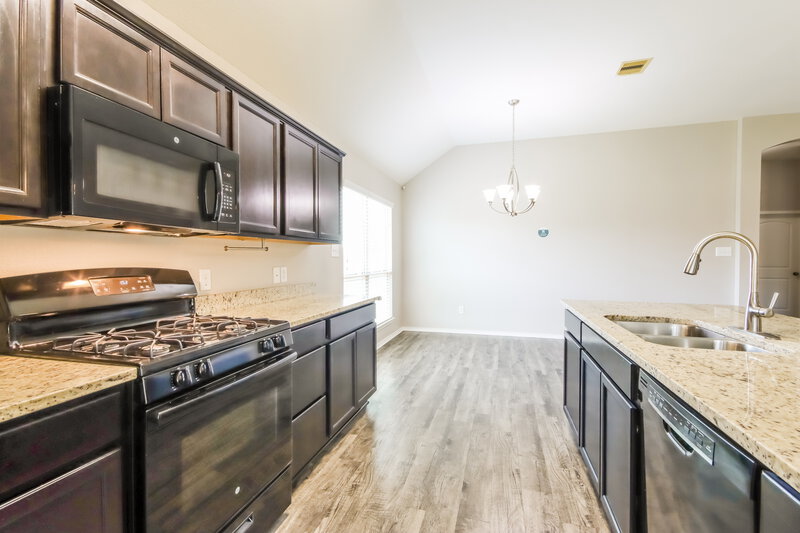 1,840/Mo, 1149 Shadow Glenn Dr Conroe, TX 77301 Kitchen View 2