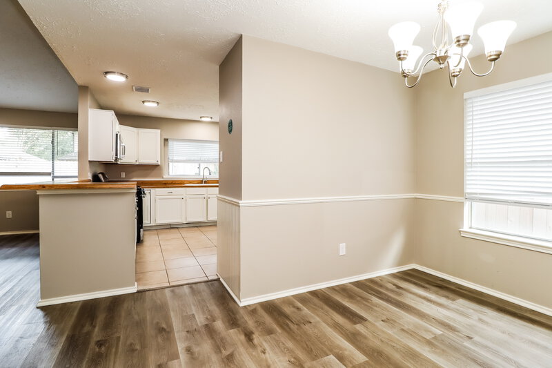 2,570/Mo, 13526 Bridgewalk Cv # A1 Houston, TX 77041 Dining Room View 2