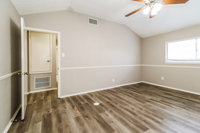 2,570/Mo, 13526 Bridgewalk Cv # A1 Houston, TX 77041 Main Bedroom View