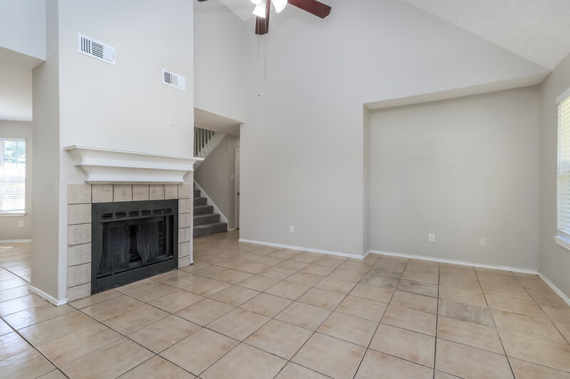 1,790/Mo, 4017 Hunnington Dr # A1 Conroe, TX 77303 Living Room View