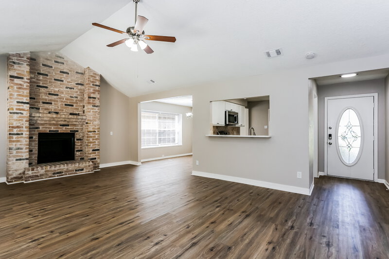 1,710/Mo, 5419 Deer Timbers Trl Humble, TX 77346 Living Room View