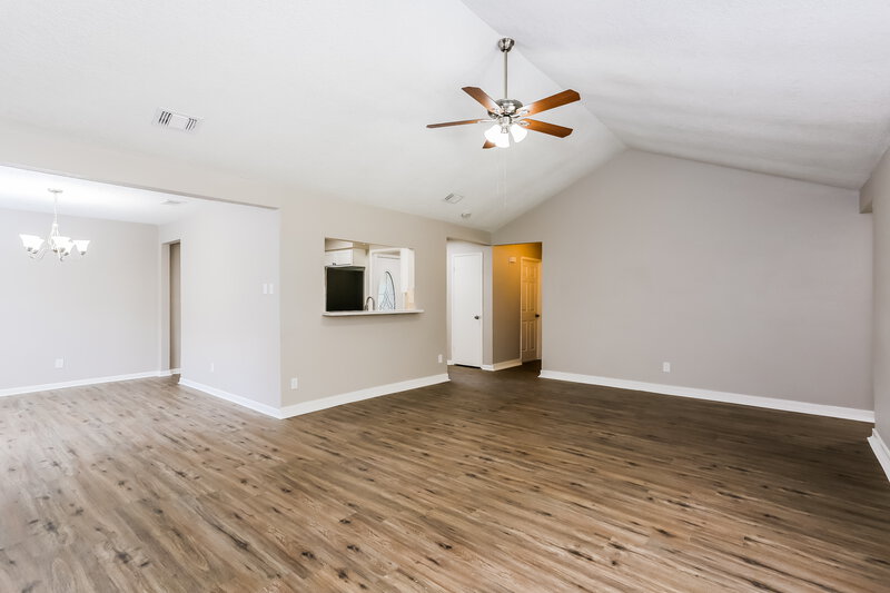 1,710/Mo, 5419 Deer Timbers Trl Humble, TX 77346 Living Room View 3