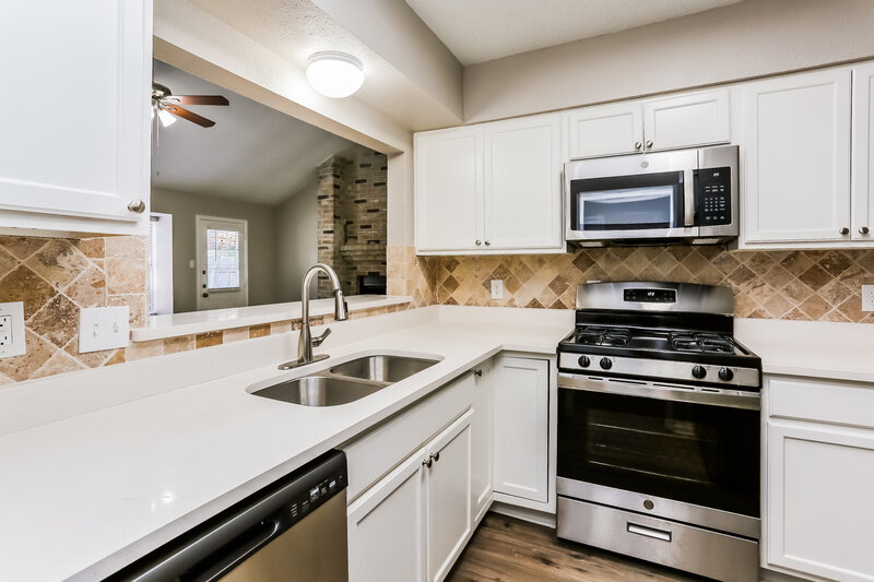 1,710/Mo, 5419 Deer Timbers Trl Humble, TX 77346 Kitchen View