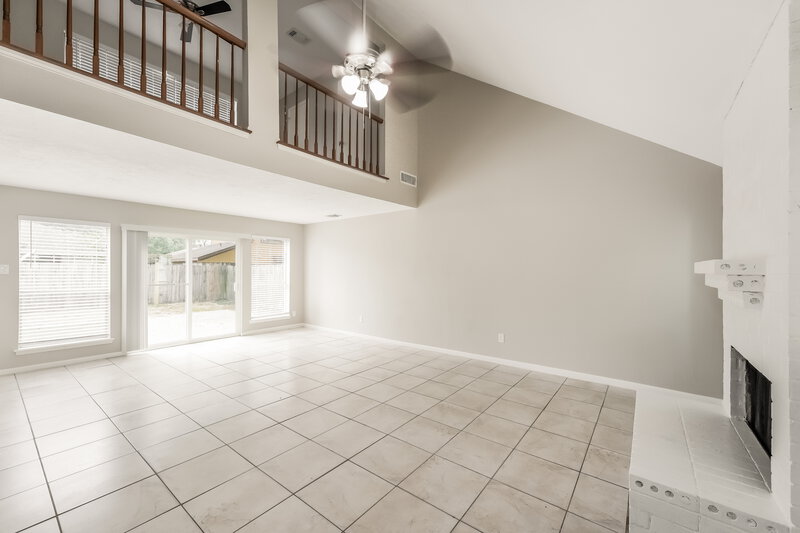 2,170/Mo, 1219 Strawberry Park Ln Katy, TX 77450 Living Room View 4