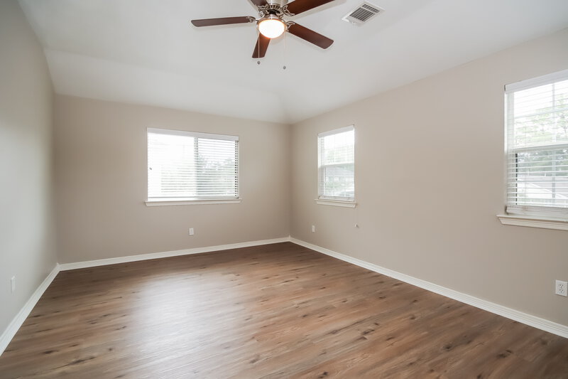 1,820/Mo, 5007 Willow Point Dr Conroe, TX 77303 Bedroom View