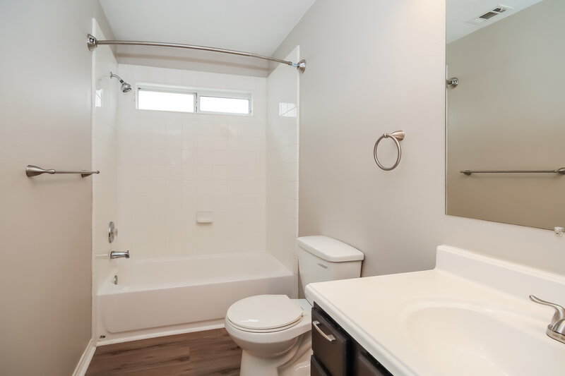 1,820/Mo, 5007 Willow Point Dr Conroe, TX 77303 Bathroom View