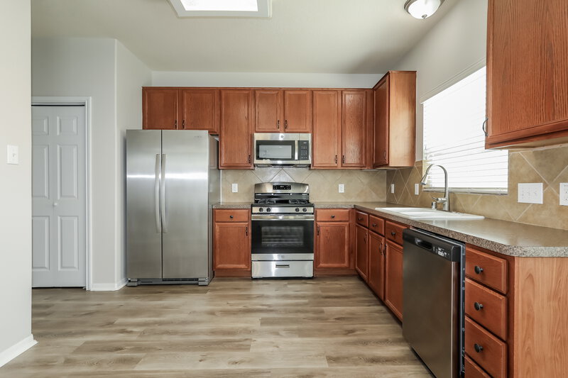 2,240/Mo, 29350 Alba Rose Dr Spring, TX 77386 Kitchen View