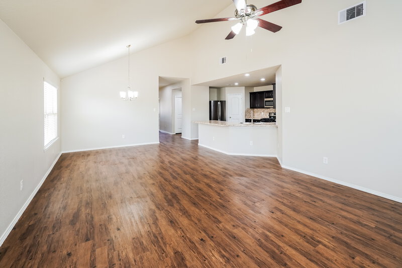 2,300/Mo, 14040 Lake Crescent Dr Conroe, TX 77384 Living Room View 2