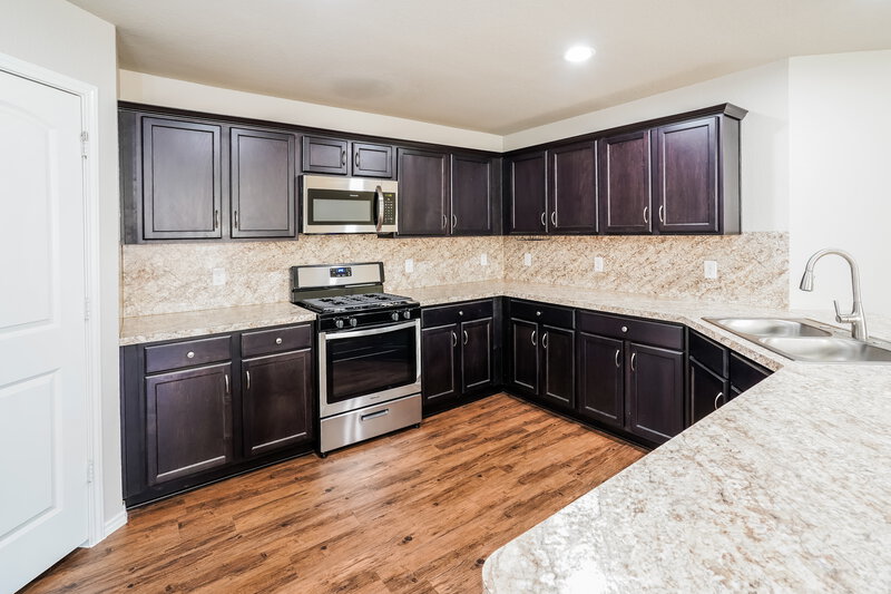 2,300/Mo, 14040 Lake Crescent Dr Conroe, TX 77384 Kitchen View 2