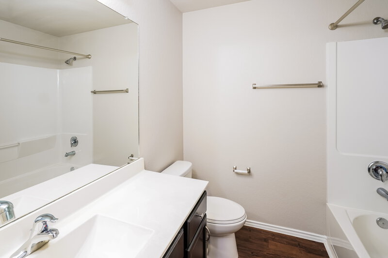 2,300/Mo, 14040 Lake Crescent Dr Conroe, TX 77384 Bathroom View