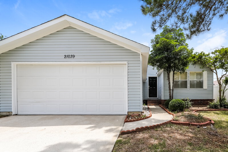 1,690/Mo, 21039 Sweet Blossom Ln Tomball, TX 77375 External View