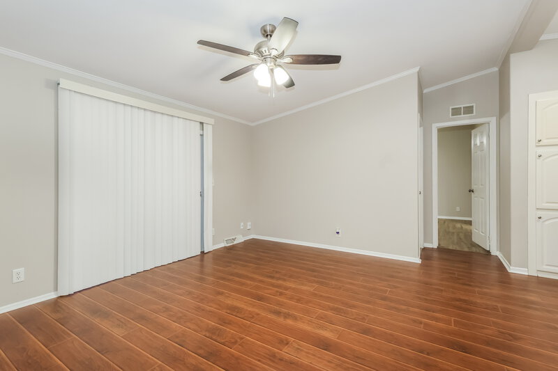0/Mo, 21039 Sweet Blossom Ln Tomball, TX 77375 Living Room View 2