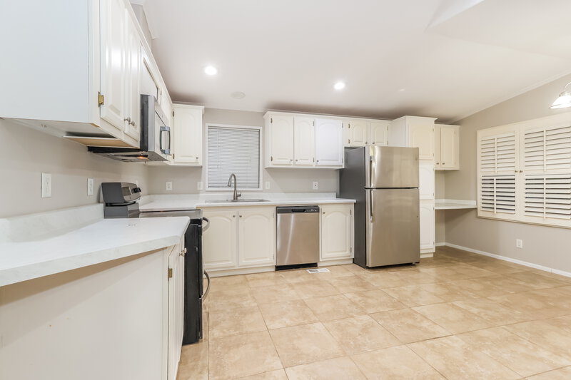 0/Mo, 21039 Sweet Blossom Ln Tomball, TX 77375 Kitchen View 2