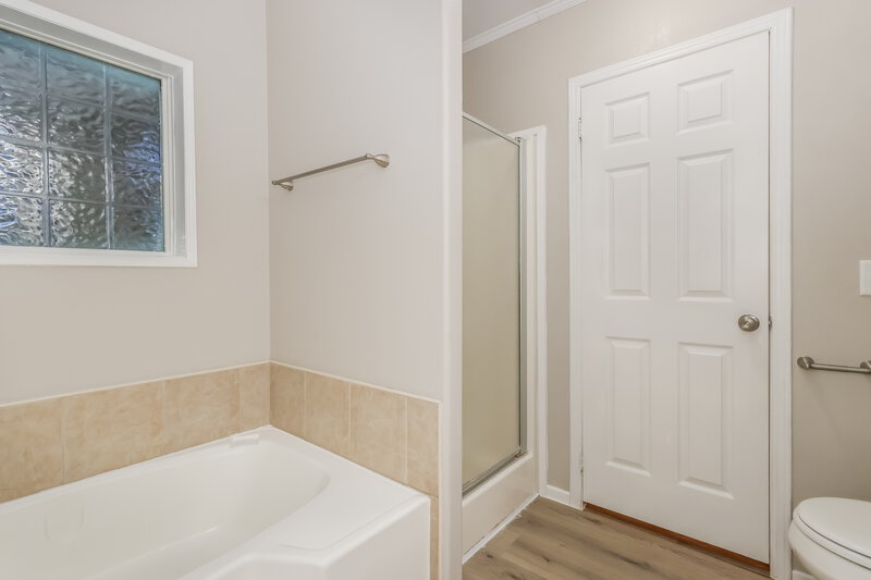 0/Mo, 21039 Sweet Blossom Ln Tomball, TX 77375 Main Bathroom View