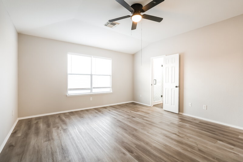 2,145/Mo, 8715 Sunset Pond Dr Tomball, TX 77375 Main Bedroom View