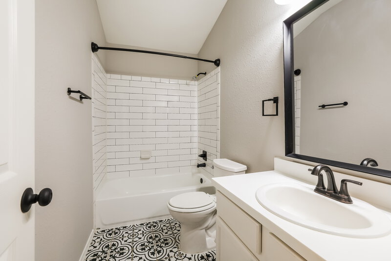 2,145/Mo, 8715 Sunset Pond Dr Tomball, TX 77375 Bathroom View