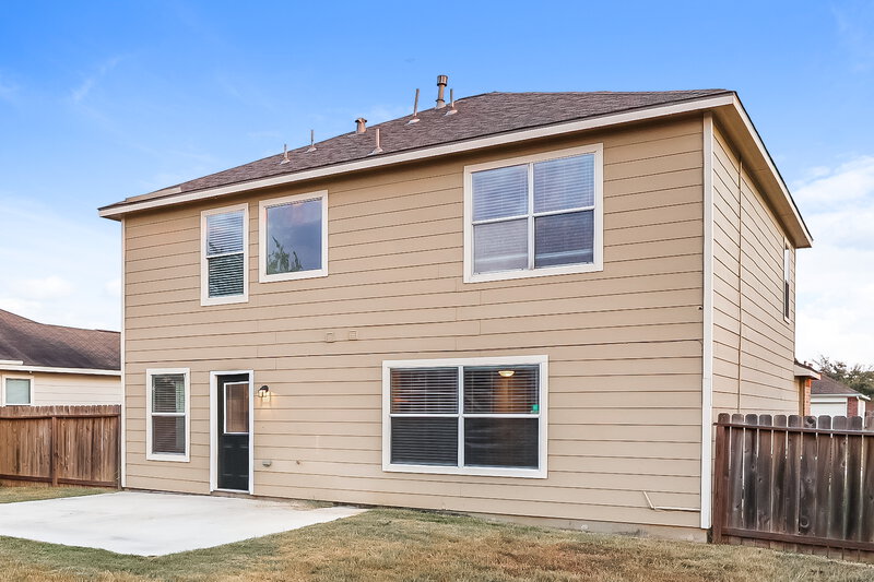 2,145/Mo, 8715 Sunset Pond Dr Tomball, TX 77375 Rear View