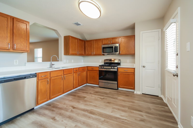 2,020/Mo, 3121 Centennial Village Dr Pearland, TX 77584 Kitchen View