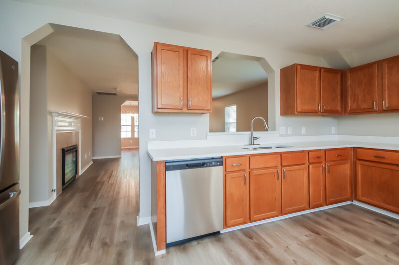 2,020/Mo, 3121 Centennial Village Dr Pearland, TX 77584 Kitchen View 2