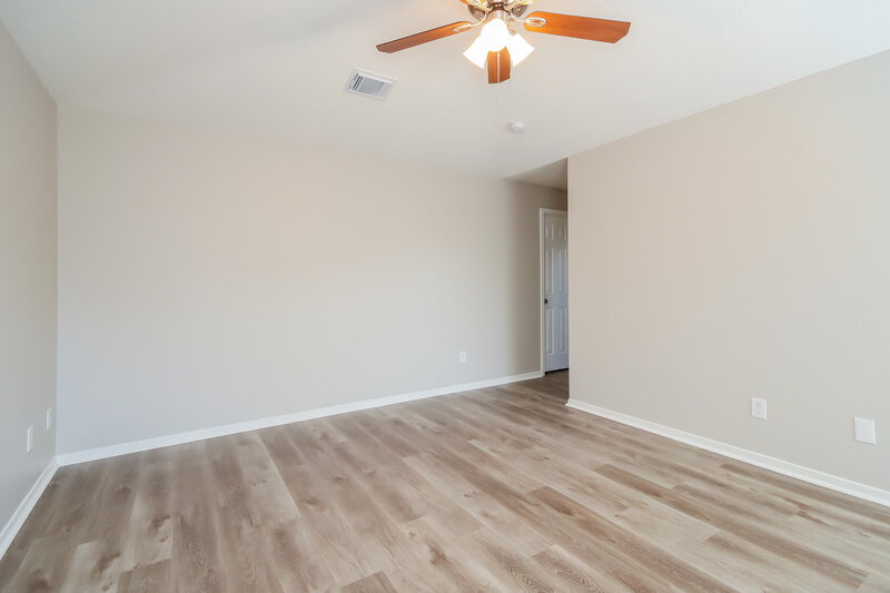 2,020/Mo, 3121 Centennial Village Dr Pearland, TX 77584 Main Bedroom View 2