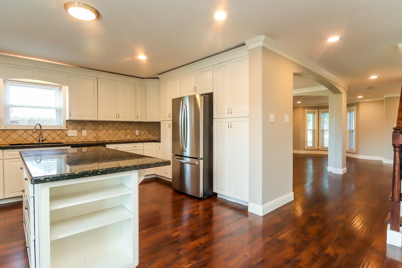 2,740/Mo, 229 Mammoth Springs Ln Dickinson, TX 77539 Kitchen View 2