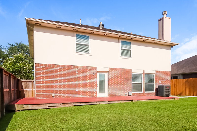 2,740/Mo, 229 Mammoth Springs Ln Dickinson, TX 77539 Rear View