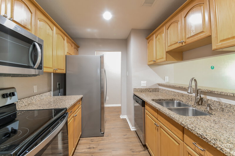 2,160/Mo, 2610 Merrimac Dr League City, TX 77573 Kitchen View