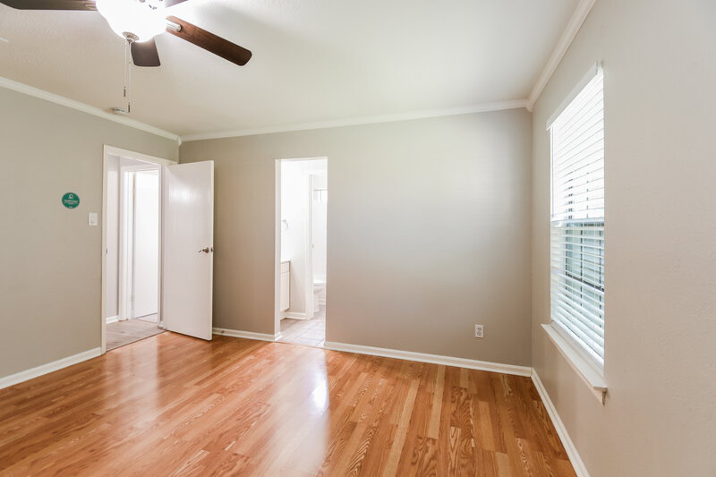 2,160/Mo, 2610 Merrimac Dr League City, TX 77573 Main Bedroom View 2