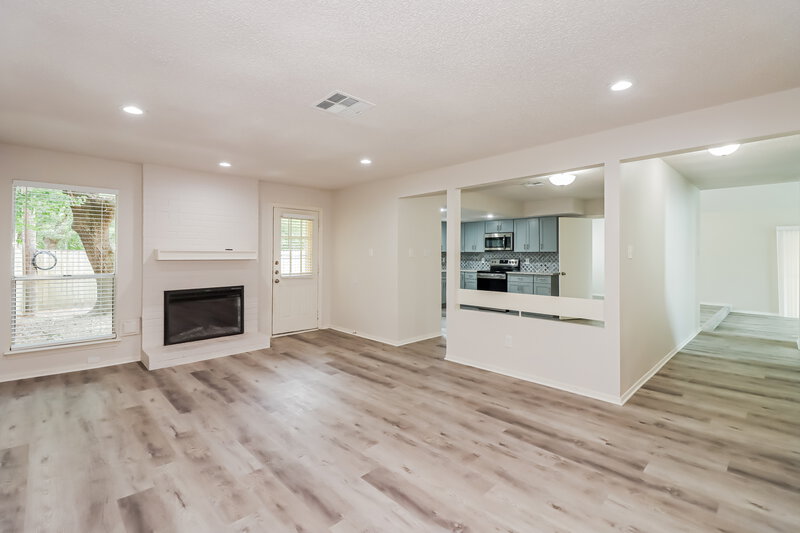 2,510/Mo, 12406 S Garden St Houston, TX 77071 Living Room View
