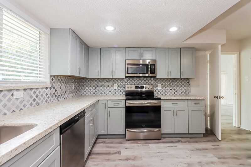 2,510/Mo, 12406 S Garden St Houston, TX 77071 Kitchen View