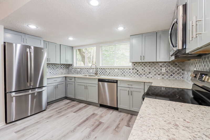 2,510/Mo, 12406 S Garden St Houston, TX 77071 Kitchen View 2