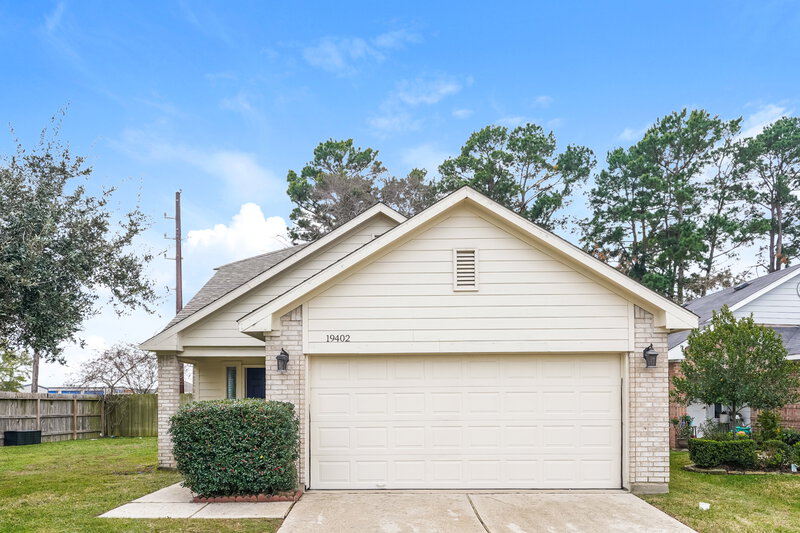 1,910/Mo, 19402 Garden Pool Ln Tomball, TX 77375 External View