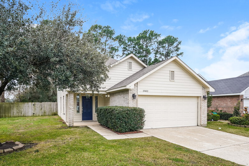 1,910/Mo, 19402 Garden Pool Ln Tomball, TX 77375 Front View
