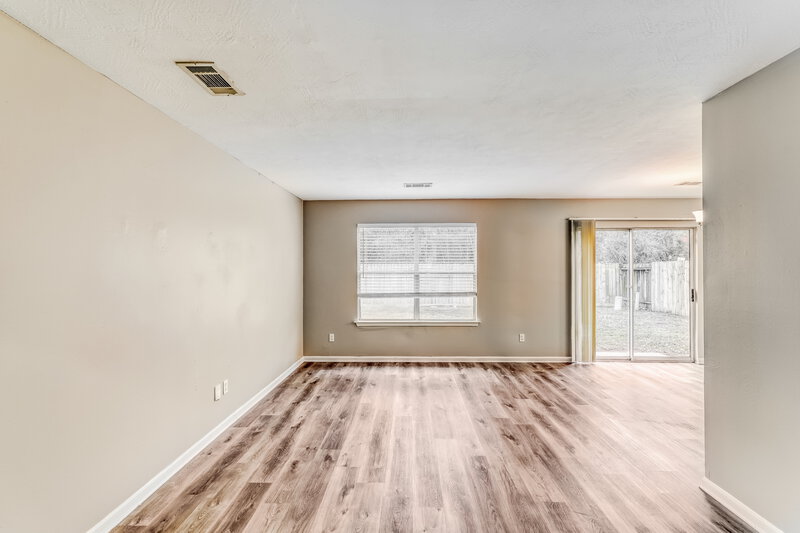 1,910/Mo, 19402 Garden Pool Ln Tomball, TX 77375 Living Room View 2