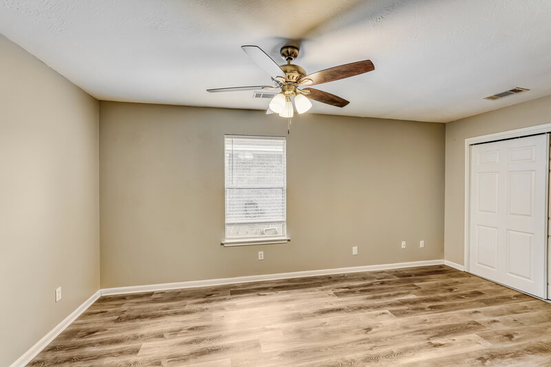 1,910/Mo, 19402 Garden Pool Ln Tomball, TX 77375 Living Room View 4