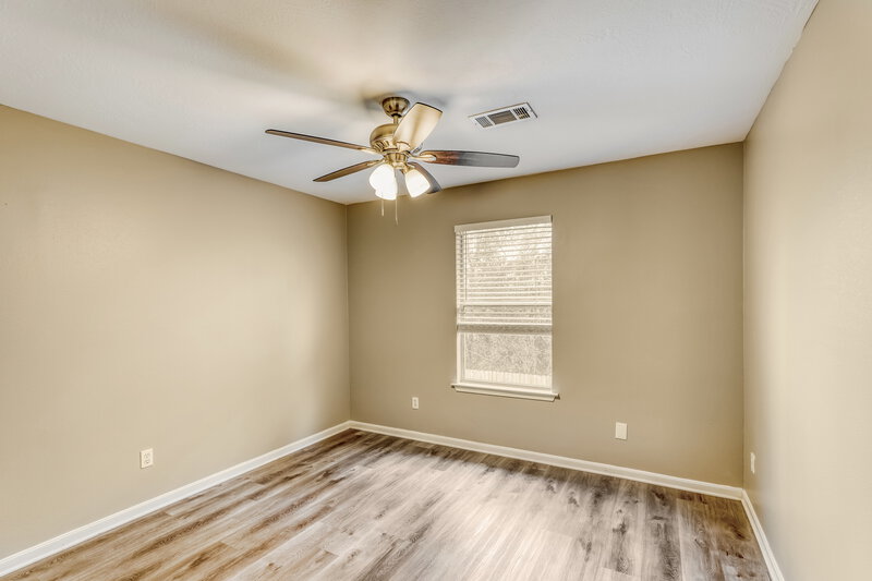 1,910/Mo, 19402 Garden Pool Ln Tomball, TX 77375 Bedroom View 2